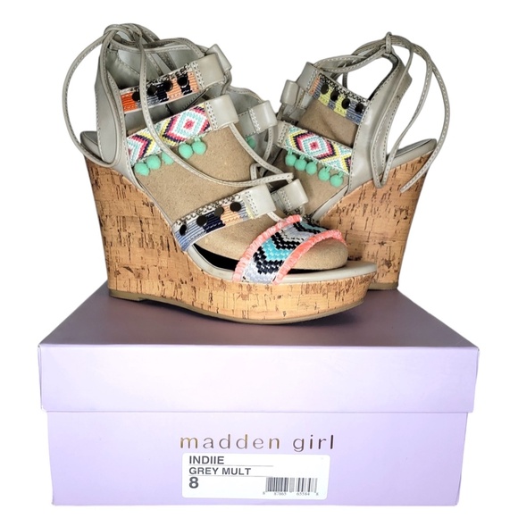 ❤️HOST PICK❤️Madden Girl Indiie Grey Multi Wedge Sandal Size 8 - Picture 2 of 4